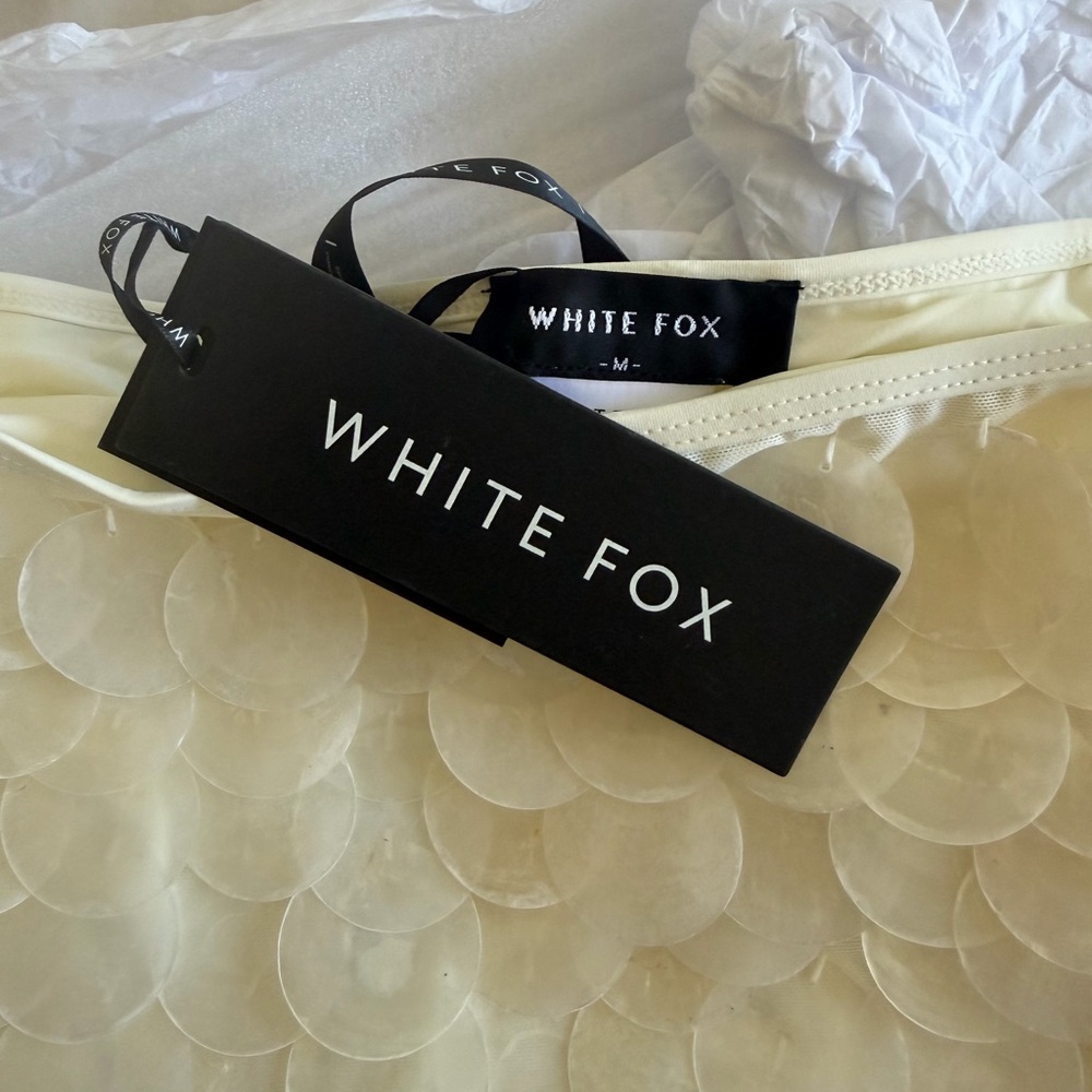 White Fox Boutique Forgiven Aura Shell Mini Skirt in White NEW WITH TAGS - Picture 3 of 4